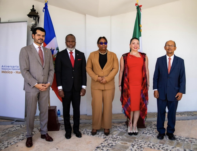 Le lundi 16 septembre 2024, le Conseil Présidentiel de Transition (CPT) a pris part à la célébration du 214e anniversaire de l'indépendance du Mexique, organisée à l'hôtel El Rancho.