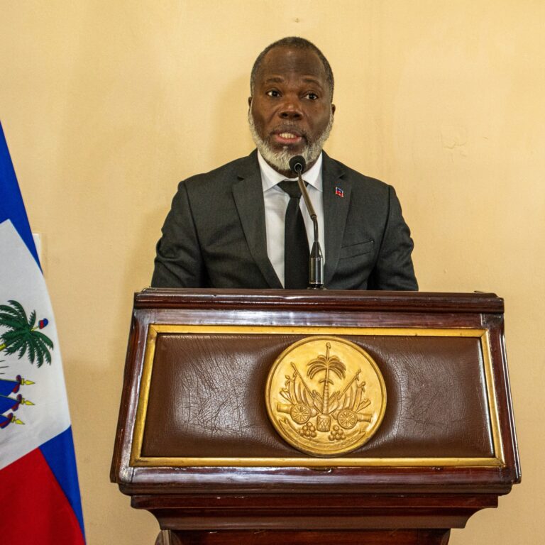 Le Conseiller-Président Frinel Joseph revient de sa mission aux États-Unis : Des échanges cruciaux pour l’avenir électoral et la sécurité d’Haïti