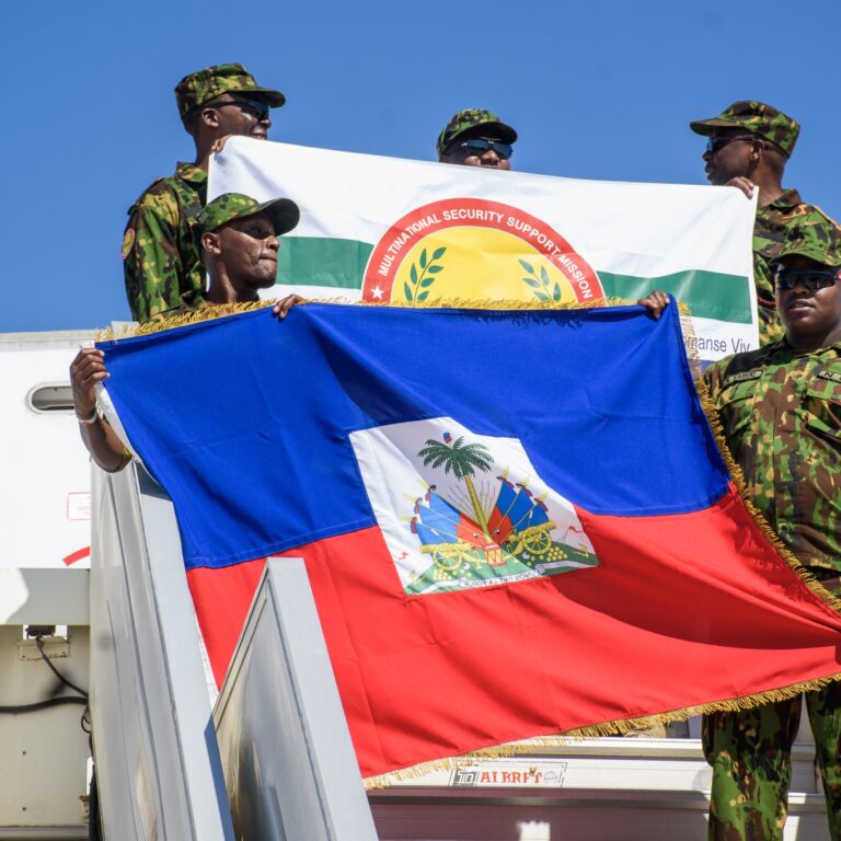 Arrivée de 218 nouveaux policiers kenyans pour renforcer la force multinationale en Haïti