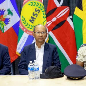 Le Président du CPT S.E.M Leslie Voltaire et Fritz Alphonse Jean réaffirment leur soutien aux troupes de la MMSS