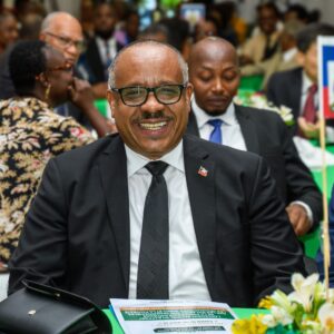 Journée mondiale de la santé : Le Conseiller-Président Louis Gérald Gilles réaffirme l’engagement du Conseil présidentiel en faveur d’un système de santé inclusif et résilient